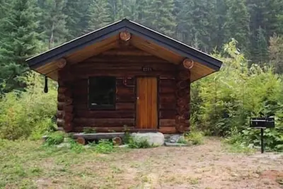 Image de Off-Grid Cabin with private waterfalls