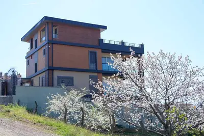 Image de comfort 4-bedroom villa in Yalova with pool jacuzy fitness/Wifi and Ac.
