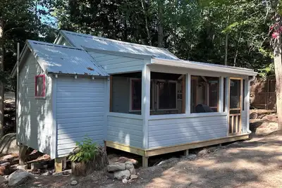 Image de Bunkhouse Cabin at Toddy Pond - water fun, close coastal towns/parks and more!