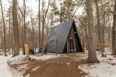 Image de Tiny Home-A Frame-Sauna-Cold Plunge-Fire Pit-Seclusion