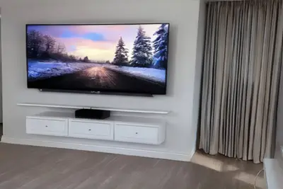 Image de Cozy Studio Retreat in Leaside