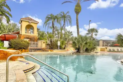 Image de Comfortable 4 Bedroom Regal Palm Resort Home