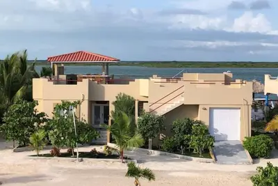 Image de Tranquility Cove Villa: Rooftop Palapa Bar & Dunk Pool