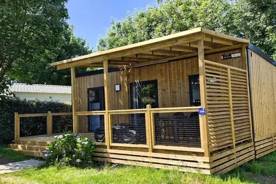Image de Homeflower premium 35m2 (3 Schlafzimmer) + Clim + halb überdachte Terrasse + Tv + Bettwäsche + Handtücher 6 Personen