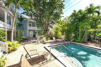 Image de Coral Palms Spacious 1br Condo, King, Queen, Sofa Bed, Pool, Block to Duval