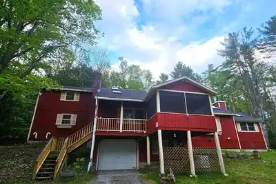 Image de Brant Lake Retreat - Sleeps 17 - Hot Tub!