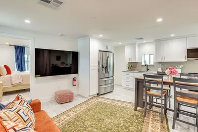 Home 3 Miles to Downtown Phoenix