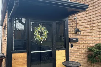 Image de Downtown Middletown Retreat with TVs in every room