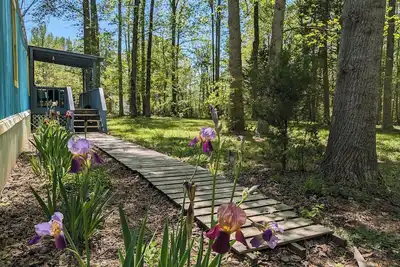 Image de Relax and recharge for the week or the month at our well-appointed getaway.