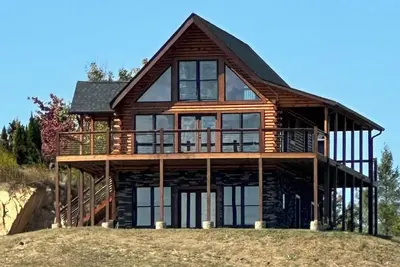Image de Log Home on Douglas Lake
