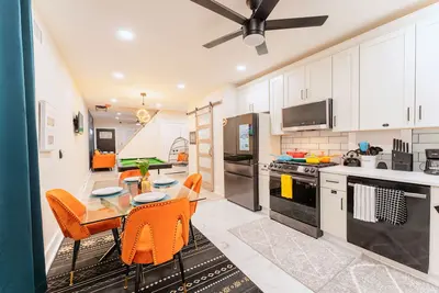 Image de Luxury Suite - Jacuzzi, Parking, Self Check-in & WiFI