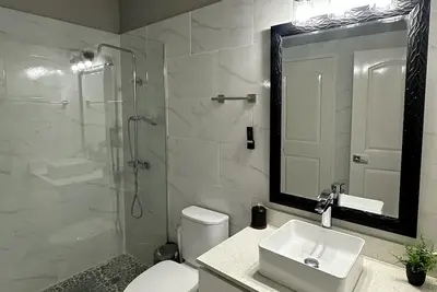 Image de Stunning & Spacious 2-bedroom condo in Montego Bay with WiFi, Ac