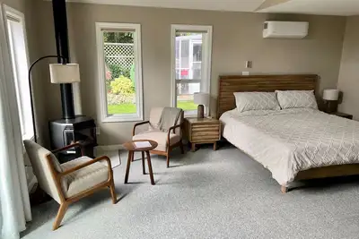 Image de Five Gables - Your Peaceful Retreat in Qualicum Beach.