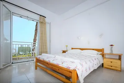 Image de Studio '1' avec terrasse privée, Wi-Fi et climatisation