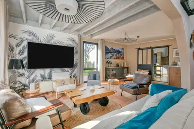 Maison Chaleureuse avec terrasse privée, jardin privé et Wi-Fi