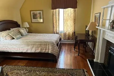 Image de Historic 4 Bd/4 Ba in quaint Waynesboro - \"The Bird Dog Capital of the World\"