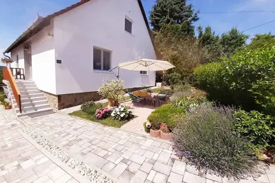 Image de Appartement de vacances avec climatisation, Wi-Fi et vue sur le Belső-tó