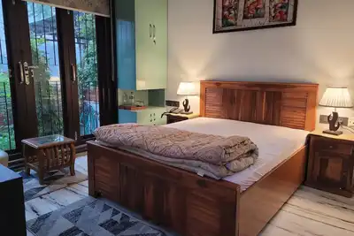 Charming 1-bedroom in a villa with WiFi, Ac in fabulous Noida