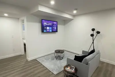 Image de Brand new Modern and Cozy 1-Bedroom Suite!