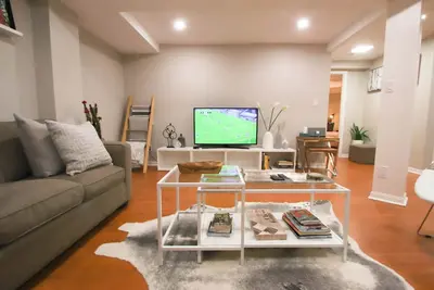 Image de Central Mississauga Modern Apartment | Free Parking