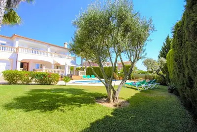 Image de Belle villa avec WiFi et air conditionné