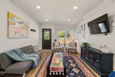 Image de Sparking Home in Queen Anne near Space Needle!