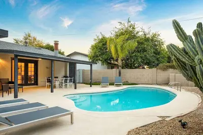 Image de Monte Vista | Free Heated Pool | Close to Old Town