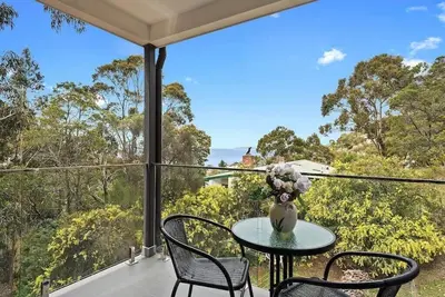 Image de \"The Treetops Nest\" Apartment-self contained.