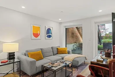 Image de Degraw Place by Rove Travel | Apt w/Private Patio