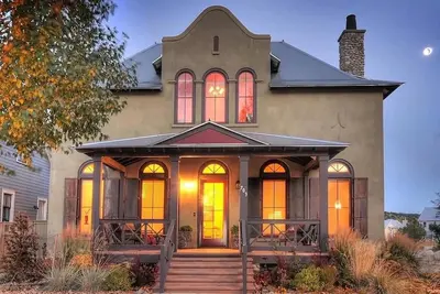 Image de Bring the whole family to this amazing 4 bedroom home with lots of room to spread out