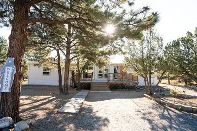 Image de Cozy 3br/2ba mountain home with views, fireplace, and family-friendly amenities
