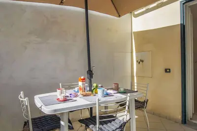 Image de Joli appartement pour 6 personnes avec climatisation, Wifi, Tv, patio et animaux admis