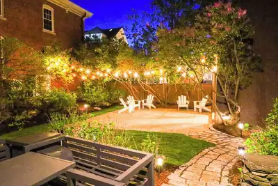 Image de Charming Historic Estate | Perfect for Getaways, Micro-Weddings & Events
