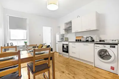 Image de 2 Bed-Ground Floor-Free Parking