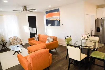 Image de Newly Built: Mins from downtown, Duke, Nccu, Ncstate, Unc, Dpac, Bulls, Canes