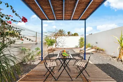 Image de Casa Canto · JardĂn, Parking & Calma · by Bayside Rentals