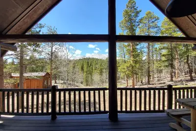 Image de Ridgeview- Charming two-story house in the heart of Meeker Park!
