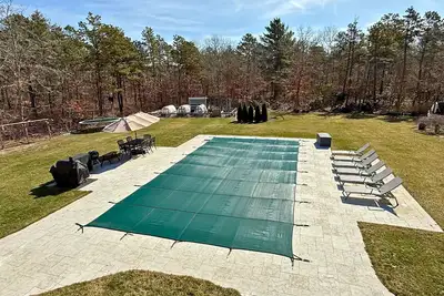Image de New listing 4bd w/ heated pool, chicken coop, kids playground, wifi