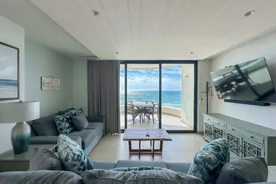 Image de Paradise Found Luxe 2br Condo in Iconic Location
