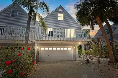 Image de Island Breeze! Close Walk to the Beach, Dining, and Shops