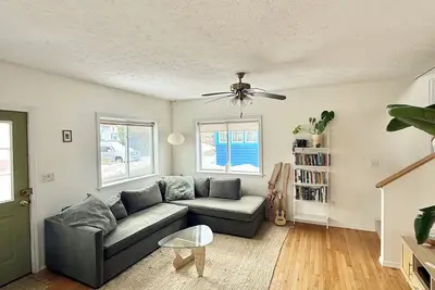 Image de Old Orchard Beach House- hot tub, fire pit, private back yard, close to beach