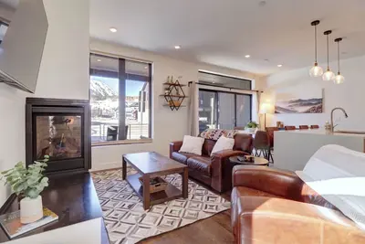 Blue River Condo with Hot tub 515