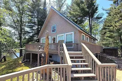 Image de Secluded Peninsula with Panoramic Views on Lake Ogemaw!