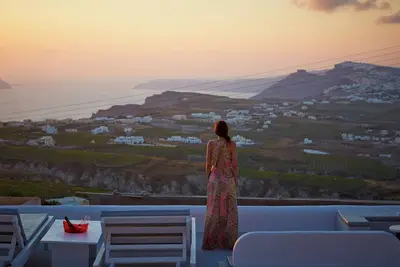 Image de Panoramic and Sunset view in a cave house at Pirgos Kallisti