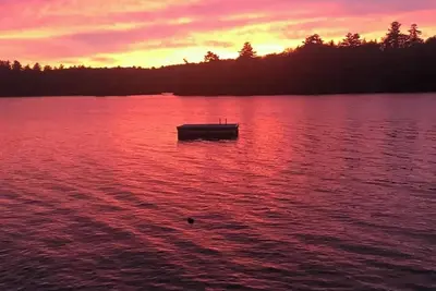 Image de Adorable 2-bedroom lake front house\/camp with WiFi on Lake Maranacook, Readfield