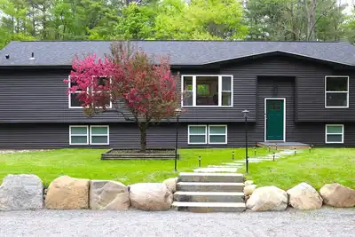 Image de Forest Lake Haven close to Lake George and Gore Mountain, 5 Br spacious and New