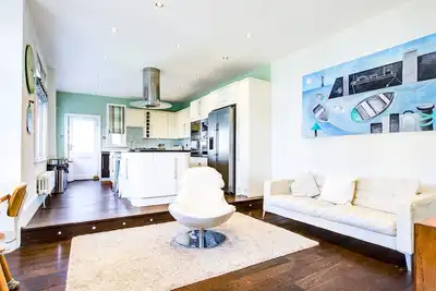 Image de Pass the Keys | Large house | Leigh | Sea views