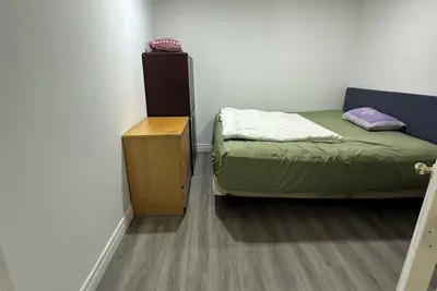 Image de Large 1-Bedroom | King Bed | Full Kitchen & Bath | Near Ontario Tech
