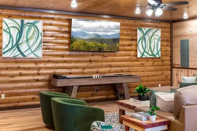 Image de Brand New 8br~Heated Pool ~Sleeps 28
