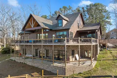 Image de Battle Branch Retreat - Luxurious Lake Side Escape